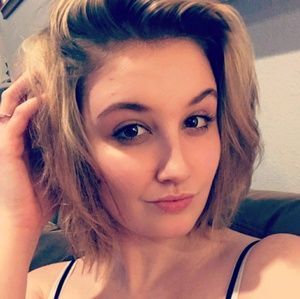 Meet your Posher, Charmagne